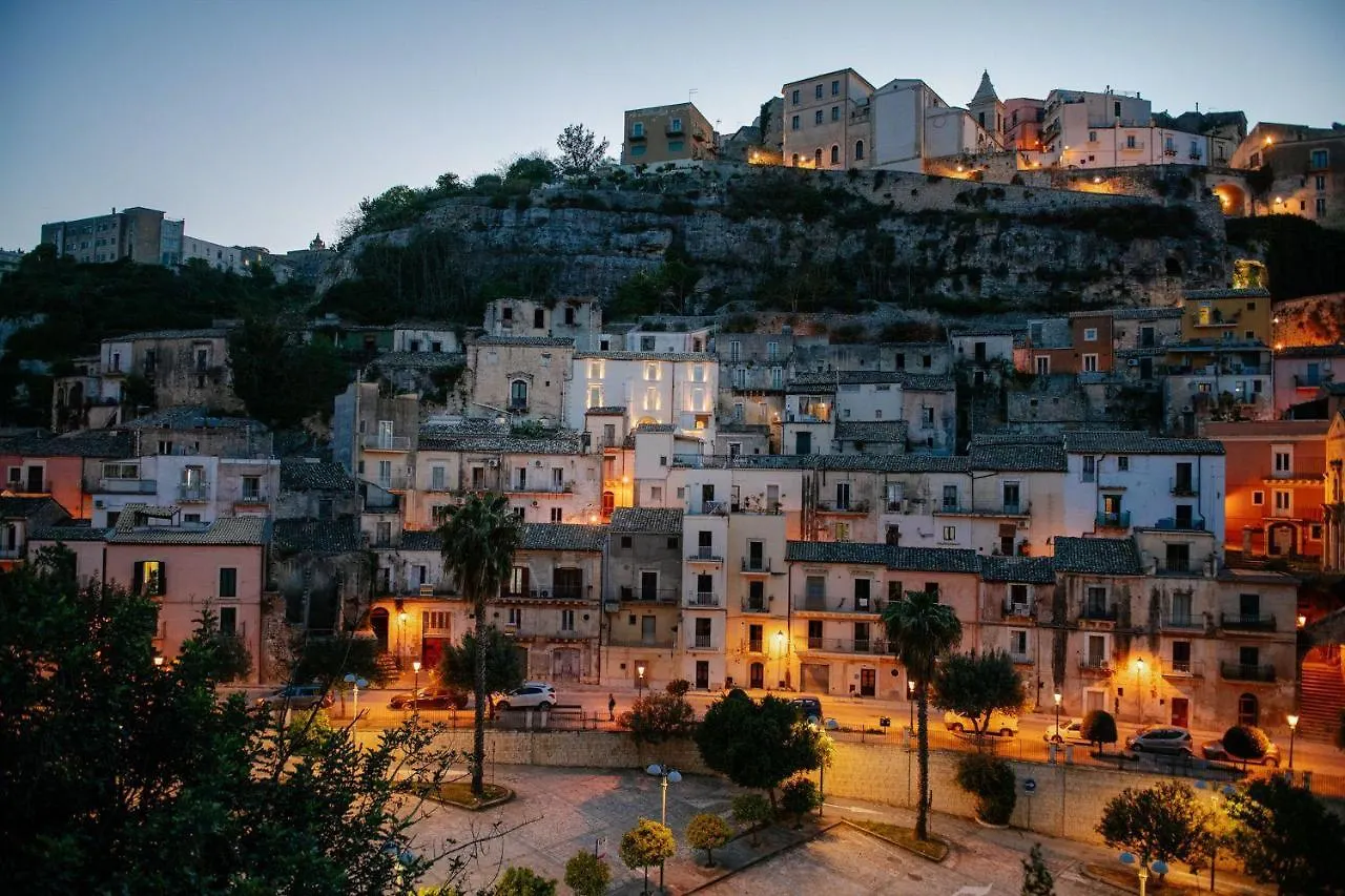 Ibla Rooms راغوزا 0*,